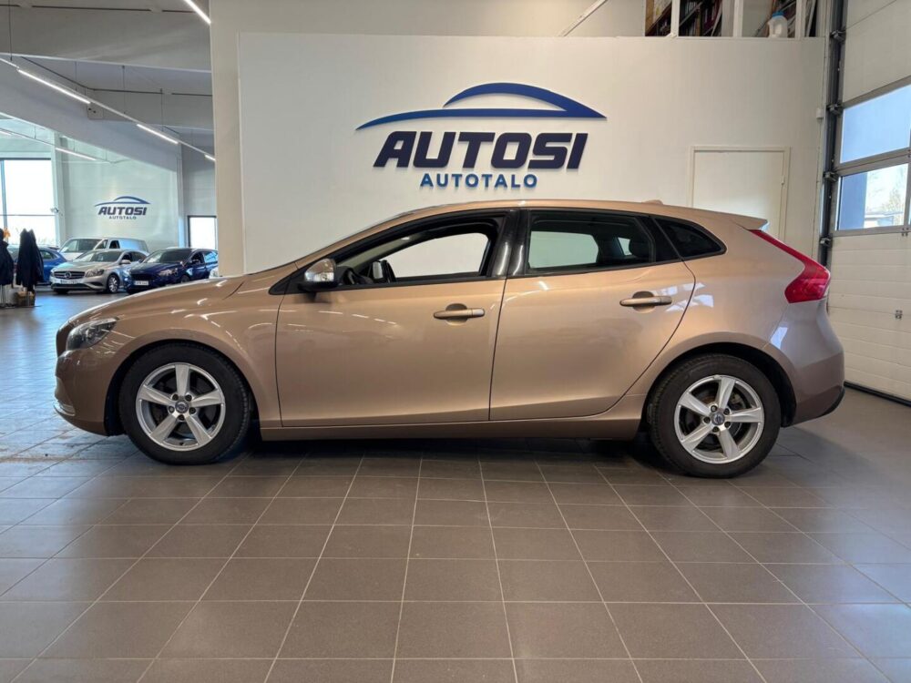 Volvo V40 4
