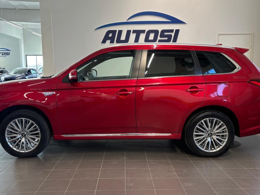 Mitsubishi Outlander PHEV 2