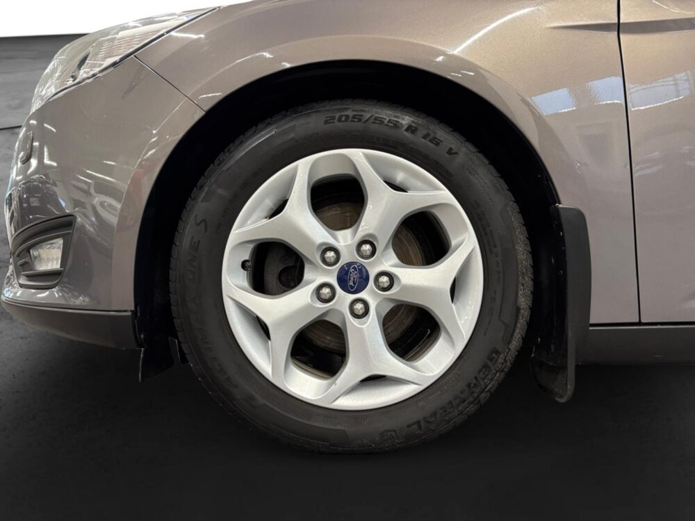 Ford Focus 8