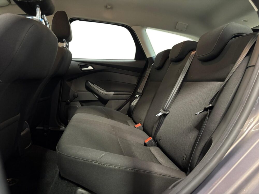 Ford Focus 10