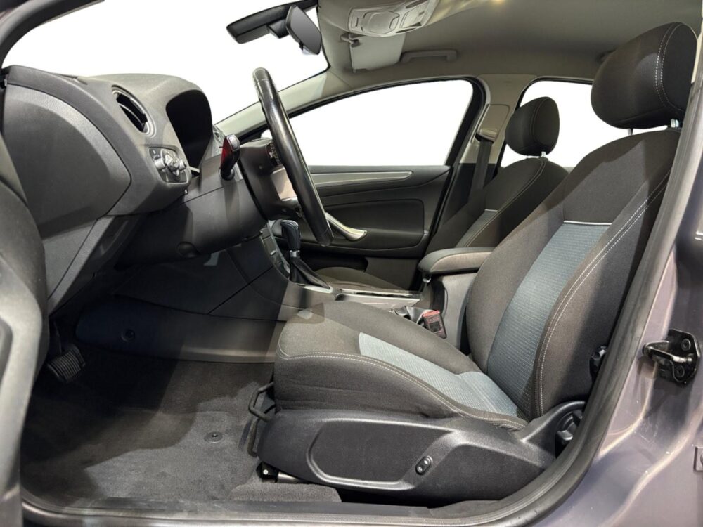 Ford Mondeo 10