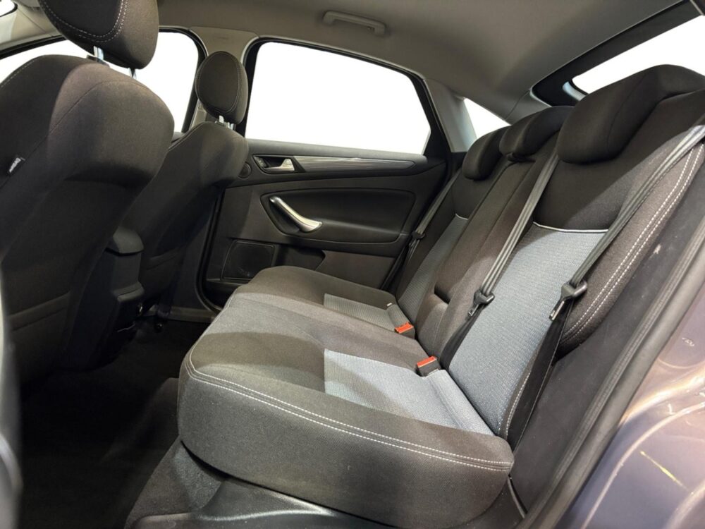 Ford Mondeo 12