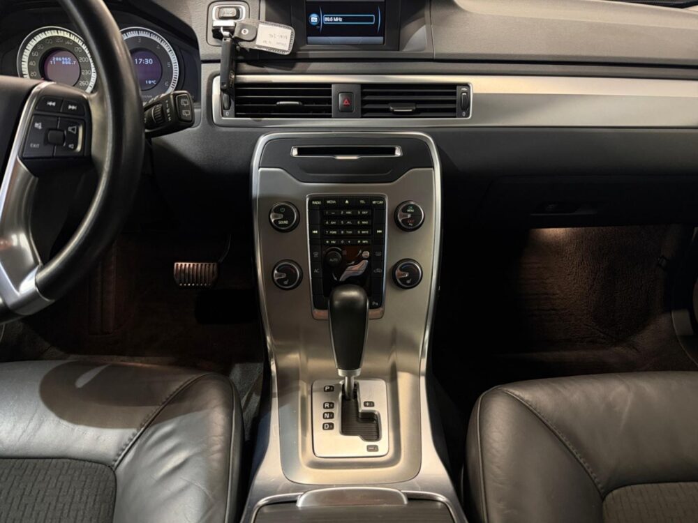 Volvo V70 12