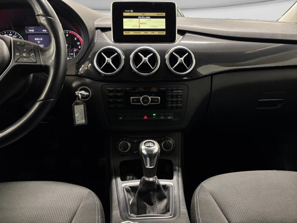 Mercedes-Benz B 12