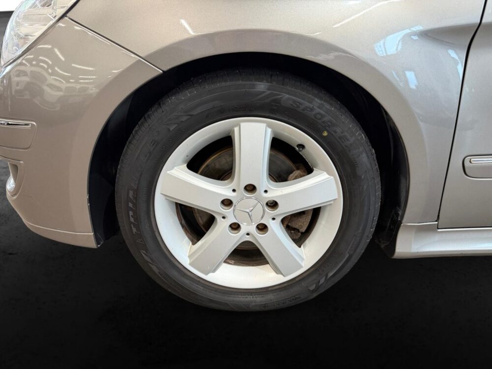 Mercedes-Benz B 8