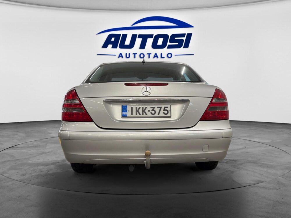 Mercedes-Benz E 4