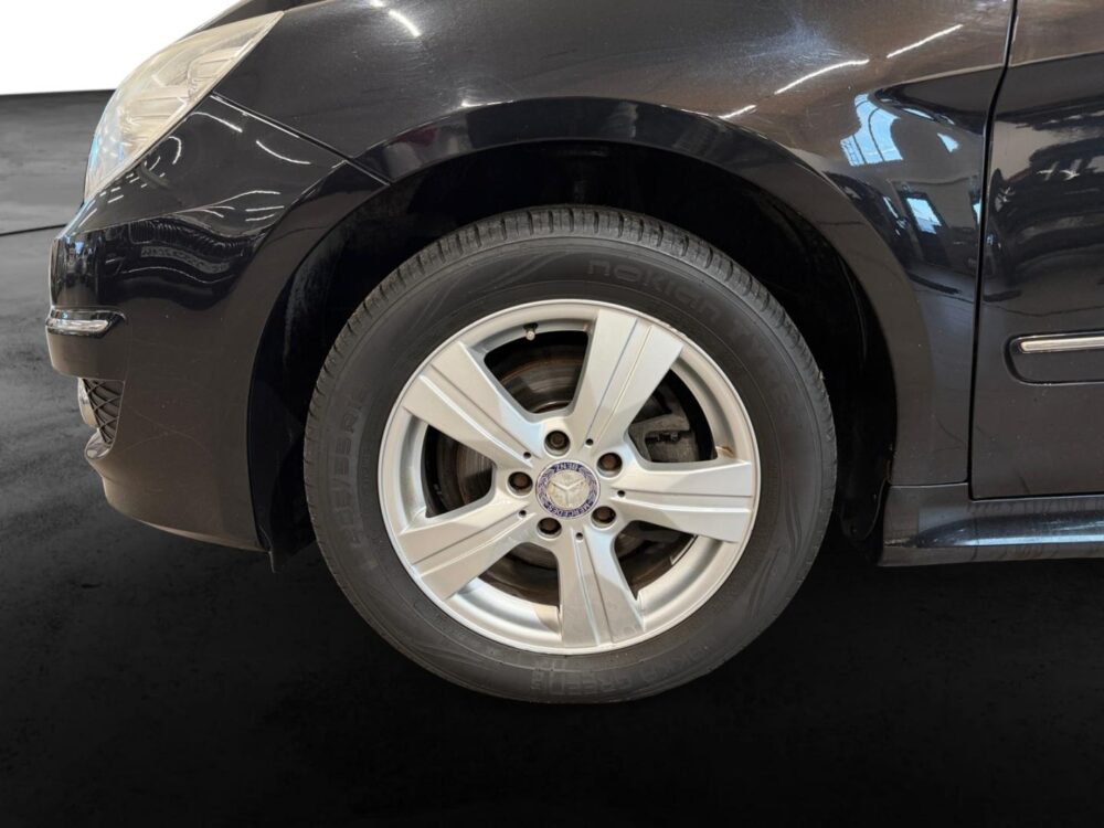 Mercedes-Benz B 8