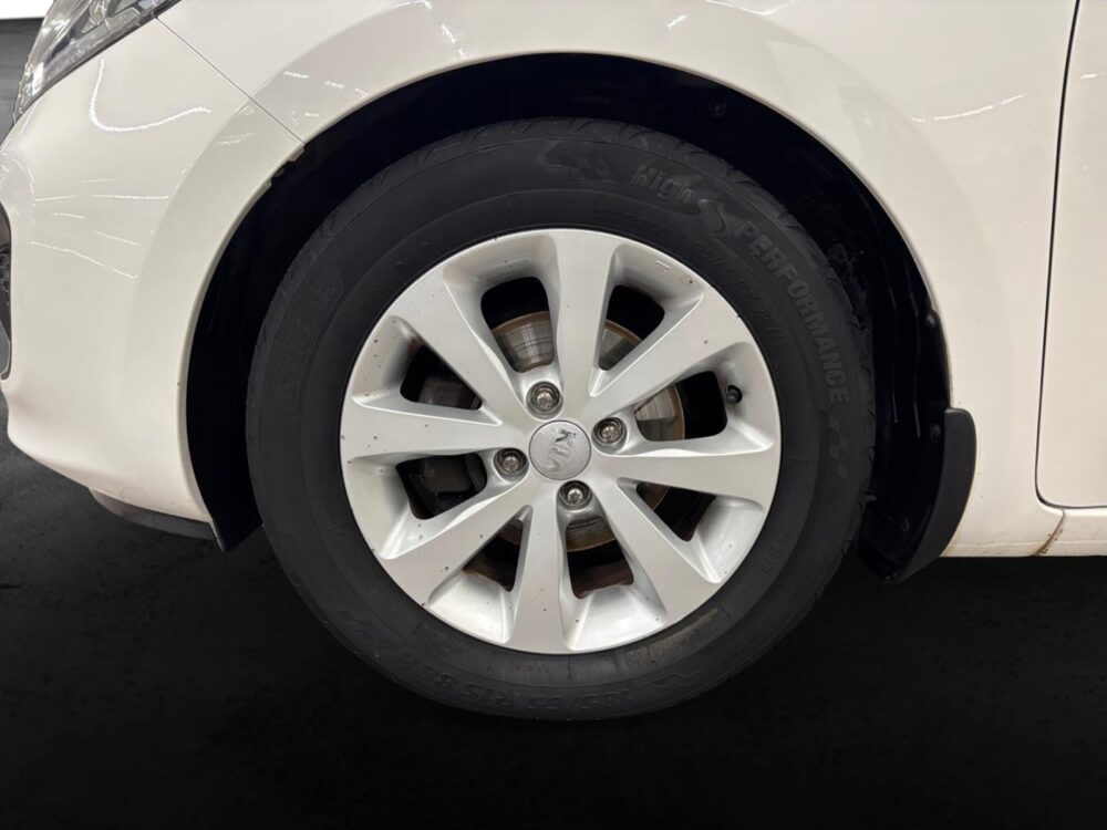 Kia Rio 8
