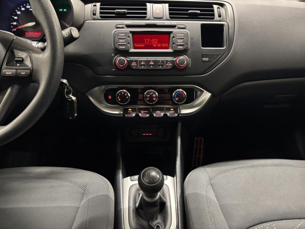 Kia Rio 11